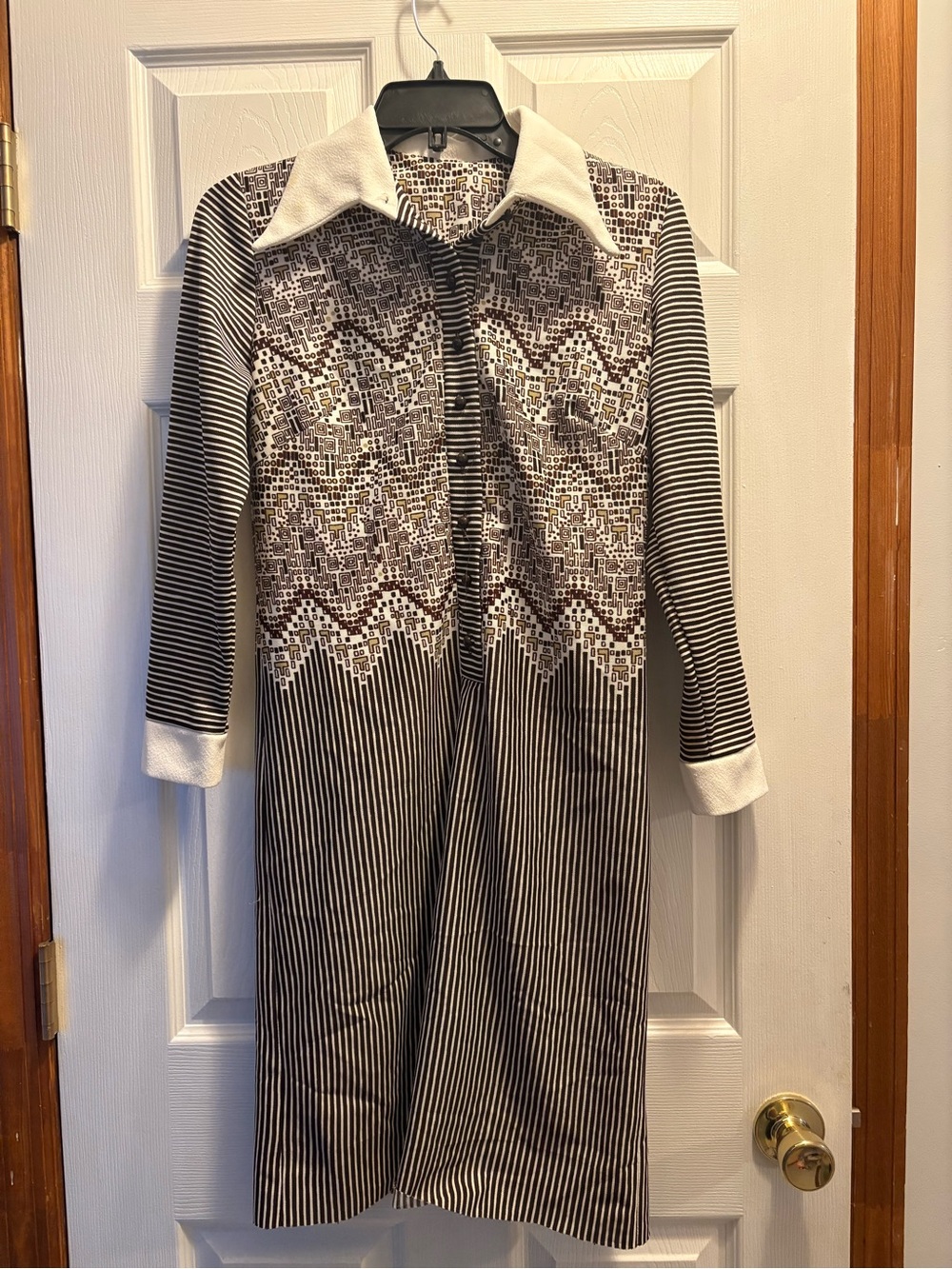 Vintage 60s/70s Polyester Geometric Chevron Button Collar  Dress Brown